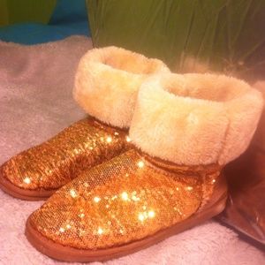 Pre owned wet seal boots