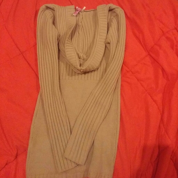 Sweater - Picture 2 of 2