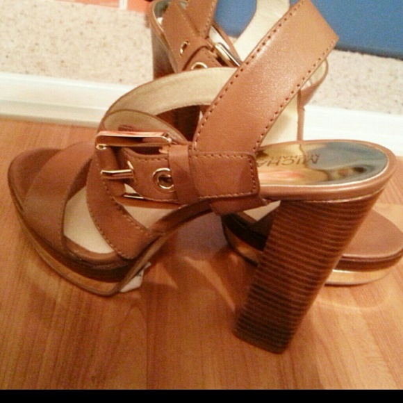 Heels - Picture 2 of 4