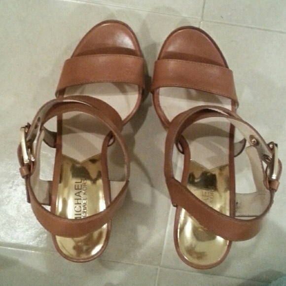 Heels - Picture 3 of 4