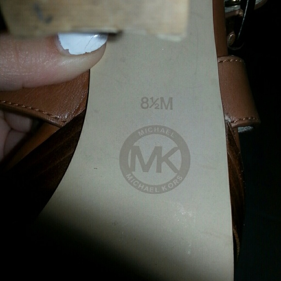 Heels - Picture 4 of 4