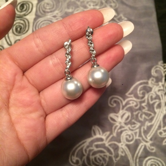 Prom style earrings - Picture 1 of 2