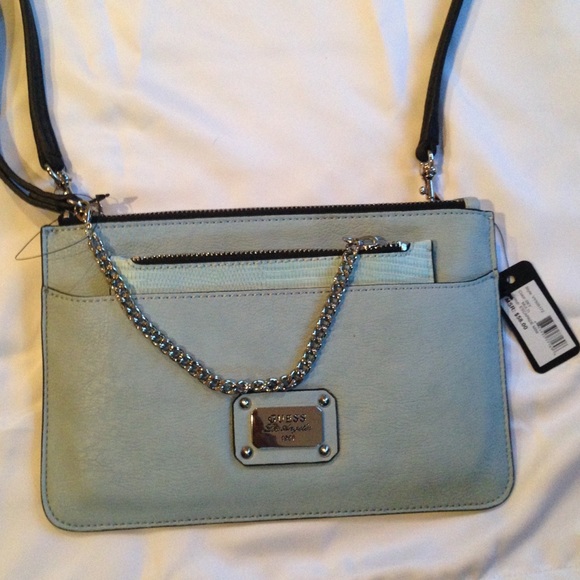 Sold 🎉Guess Escapade 2-1 Crossbody Clutch