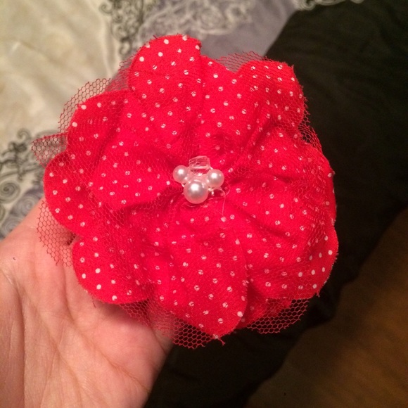Red polka dot pin/hairbow