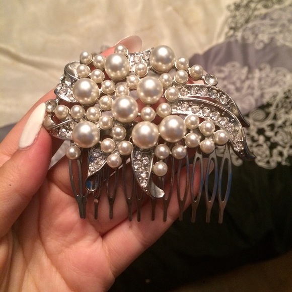 Silver and pearl hair piece