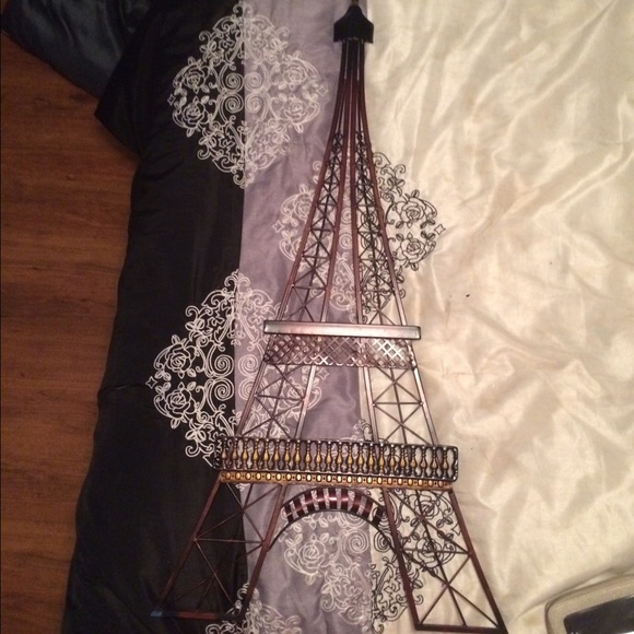 Eiffel Tower decor