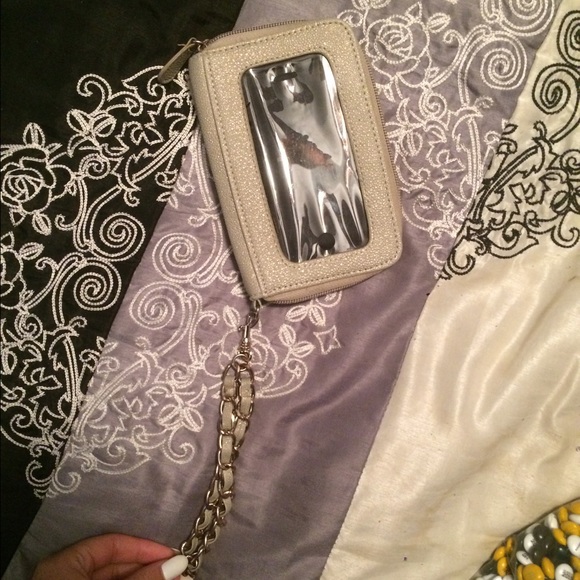 iPhone holding wallet - Picture 1 of 4