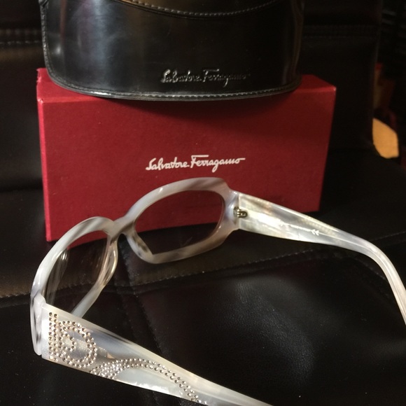 Salvatore Ferragamo sunglasses 💖Host Pick🎉😍 - Picture 3 of 3