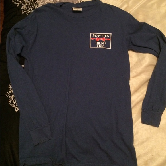 Traditional prep brand long sleeve tee
