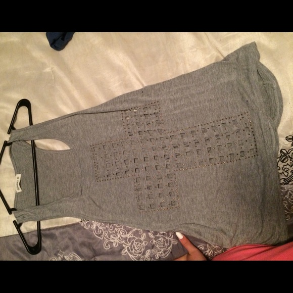Studded cross cut out tank