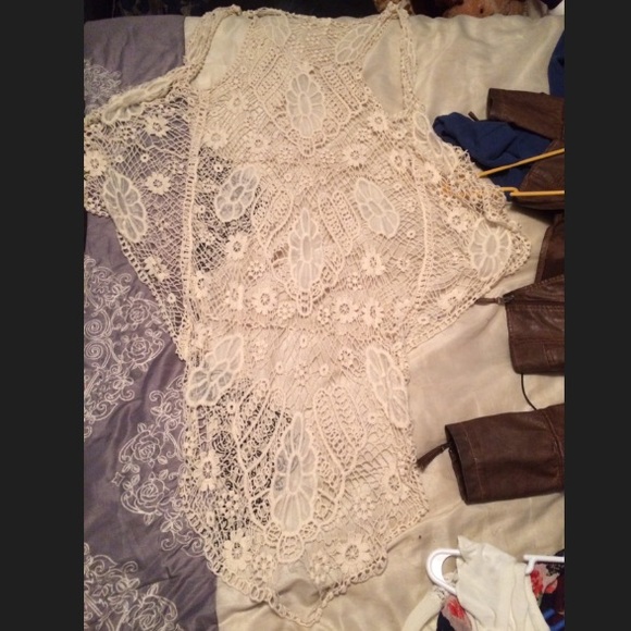 Pacsun crochet shawl