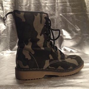 Boot camp!!!!💚Camouflage boots!!!!