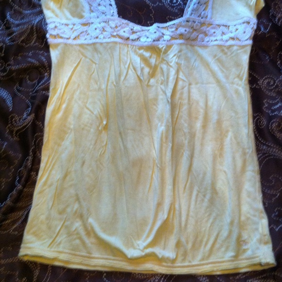 Cute Yellow Top - Picture 2 of 4