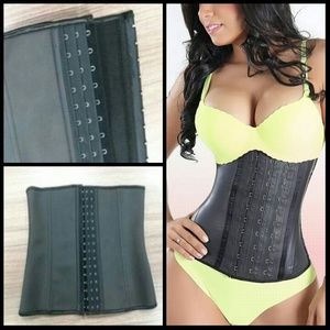 ✨✨All black✨✨ waist trainer cincher/ All Sizes!!