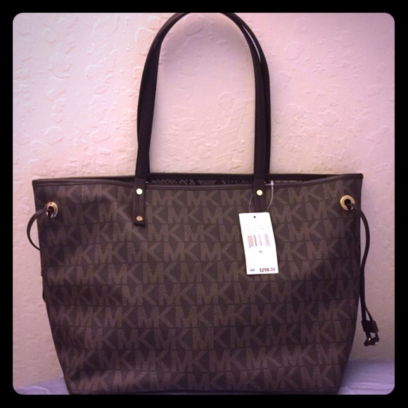Michael kors jet set reversible tote