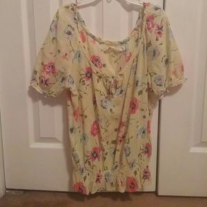 Floral Hollister top