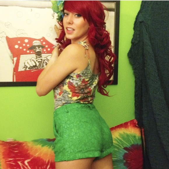 SALE Kelly green lace shorts 80s retro adorable! S