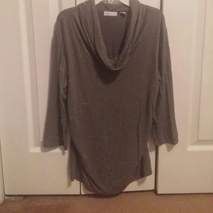 3/4 sleve scoop neck shirt