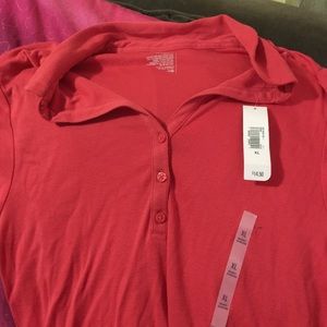 Old navy short sleeve shirt