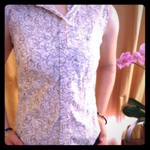 Gap sleeveless button up shirt