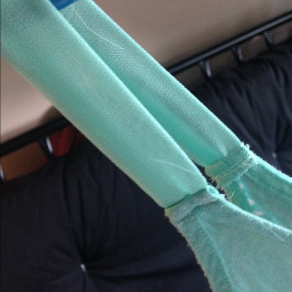 Cute flowy, teal with white flower shirt - Picture 2 of 3