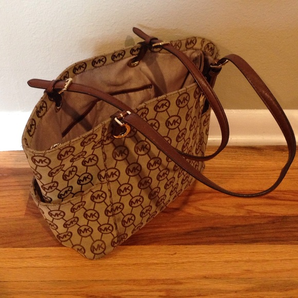 Michael kors tan tote - Picture 2 of 4