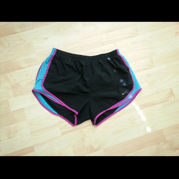 Women's Nike tempo shorts
