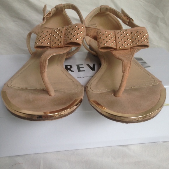 ✖️SOLD✖️ F21 Blush Suede Bow Sandals - Picture 2 of 4