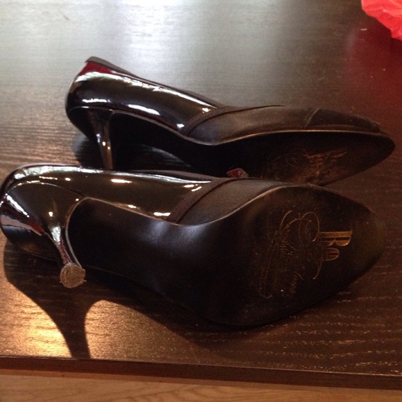 Designer Beverly Feldman heels - Picture 3 of 3