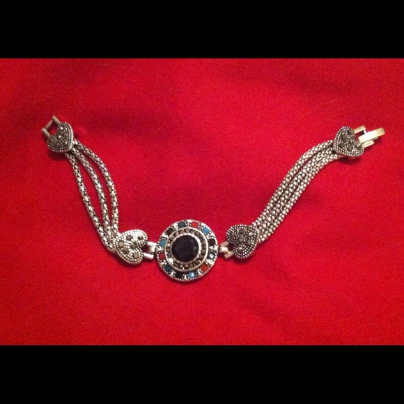 Vintage Style Bracelet - Picture 4 of 4