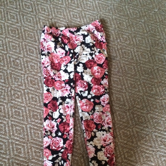 Forever 21 Pants - Forever 21 floral leggings