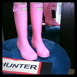 PINK HUNTERS