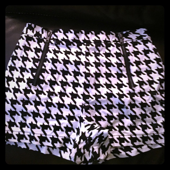 Black and white shorty shorts