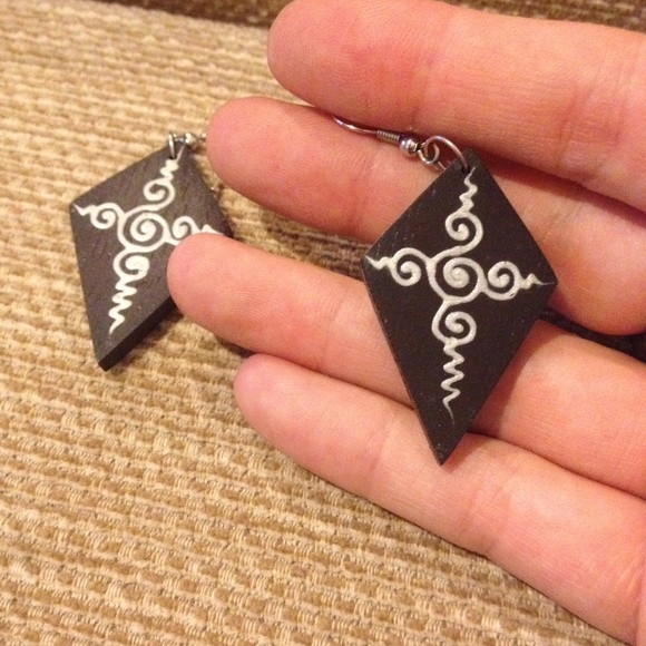 HOlD! SALE! Handpainted diamond filigree earrings - Picture 2 of 2