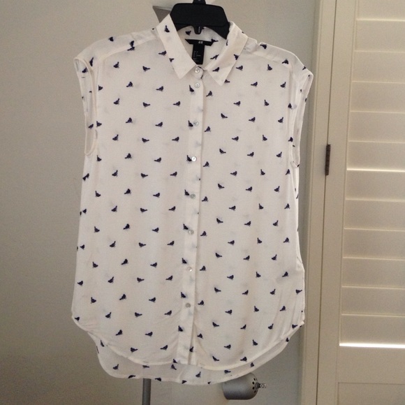 H&M Sleeveless Shirt