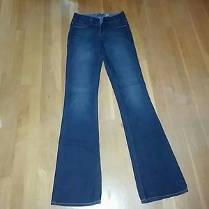 Paige Jeans, Hidden Hills