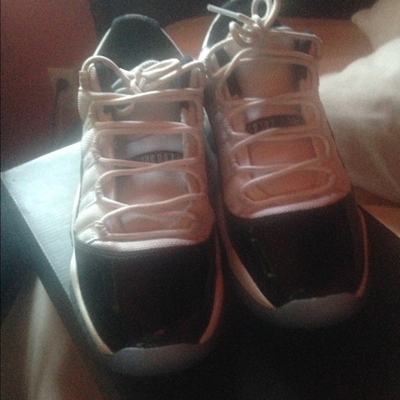 Jordan Concord Lows 11's - Picture 2 of 2
