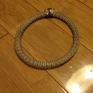 Magnetic closure necklace