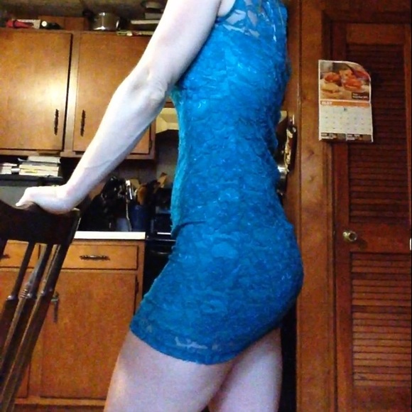 Blue lace dress - Picture 2 of 4