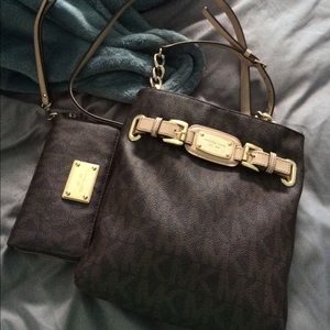 *****TODAY ONLY SALE****Michael Kors crossbody