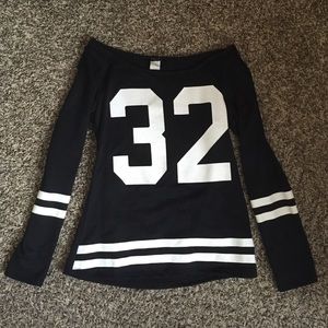 Long sleeve, sweater like top