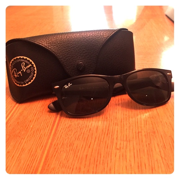 Ray-Ban Wayfarer Sunglasses