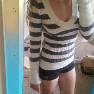 Super stretch striped v neck sweater