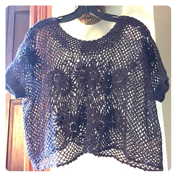 Free people crochet crop top!!