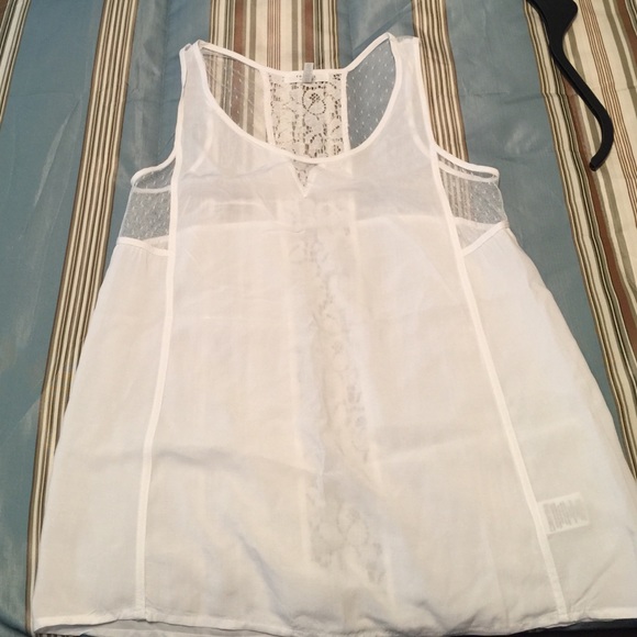 White blouse/tank