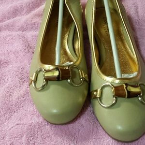Gold trim flats