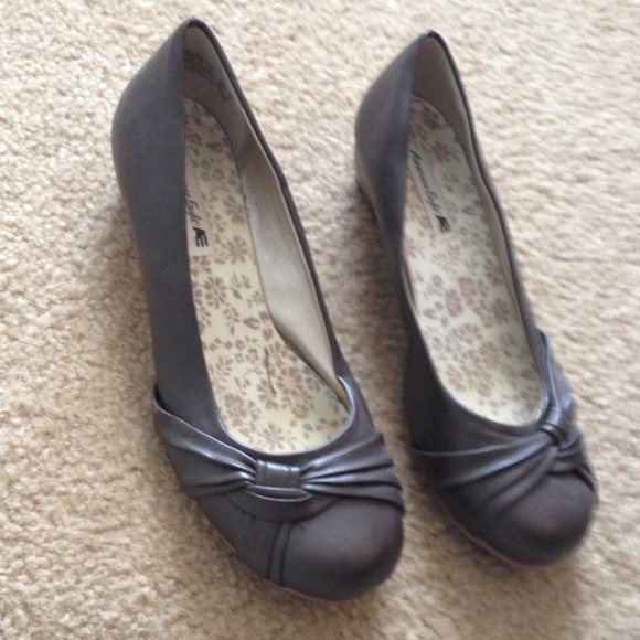 Shoes with very little wedge