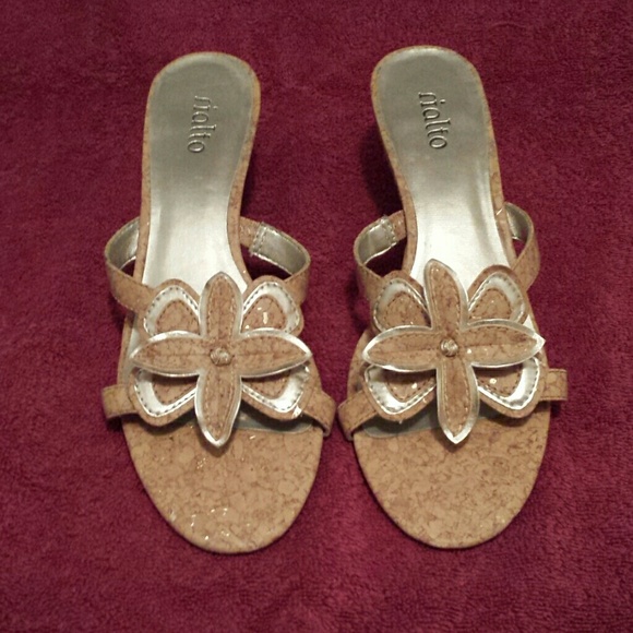 Slip on small wedge sandals 8.5