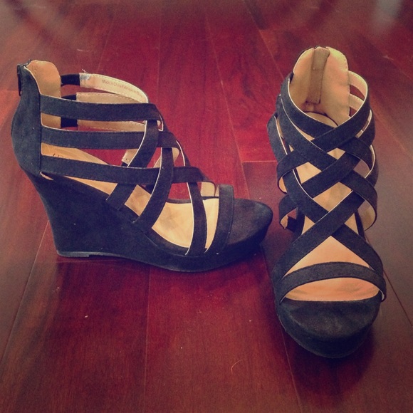 Black strappy wedges!