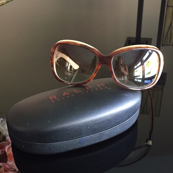 Ralph Lauren Women\'s Sunglasses- case included main image 5
